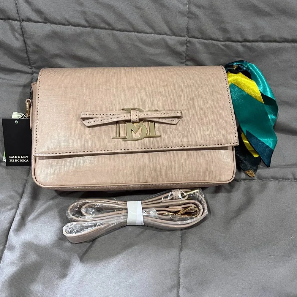 ๐ NWT ๐ Badgley Mischka Dusty Pink Crossbody Purse with Accent Scarf - Picture 8 of 9
